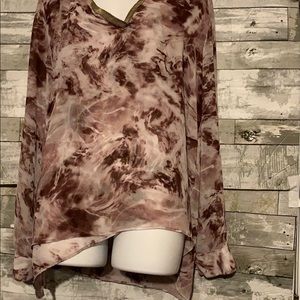 Jenifer Lopez pink floral tunic top.
